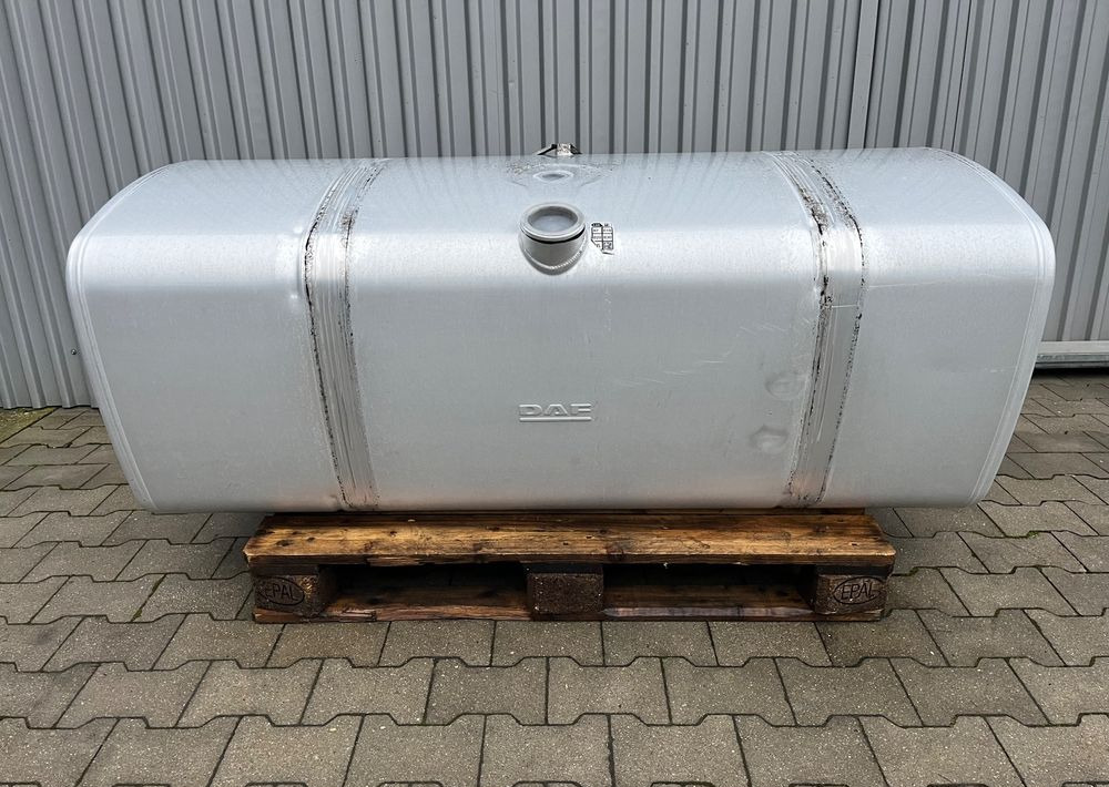 Zbiornik paliwa DAF XF CF 620 litrów bak - Système de carburant pour Camion: photos 1 Zbiornik paliwa DAF XF CF 620 litrów bak - Système de carburant pour Camion: photos 1