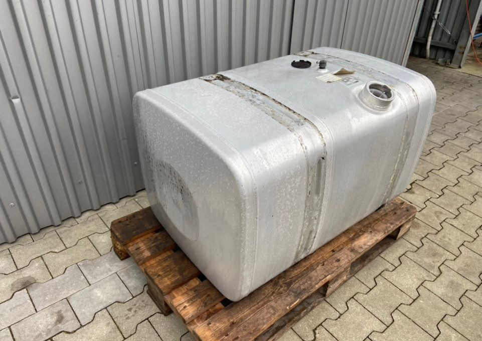 Zbiornik paliwa MAN TGX TGS 375 litrów bak - Réservoir de carburant pour Camion: photos 3 Zbiornik paliwa MAN TGX TGS 375 litrów bak - Réservoir de carburant pour Camion: photos 3
