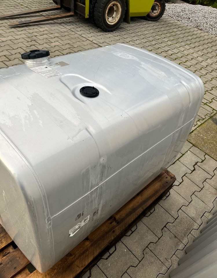Zbiornik paliwa MAN TGX TGS 460 litrów bak - Système de carburant pour Camion: photos 4 Zbiornik paliwa MAN TGX TGS 460 litrów bak - Système de carburant pour Camion: photos 4