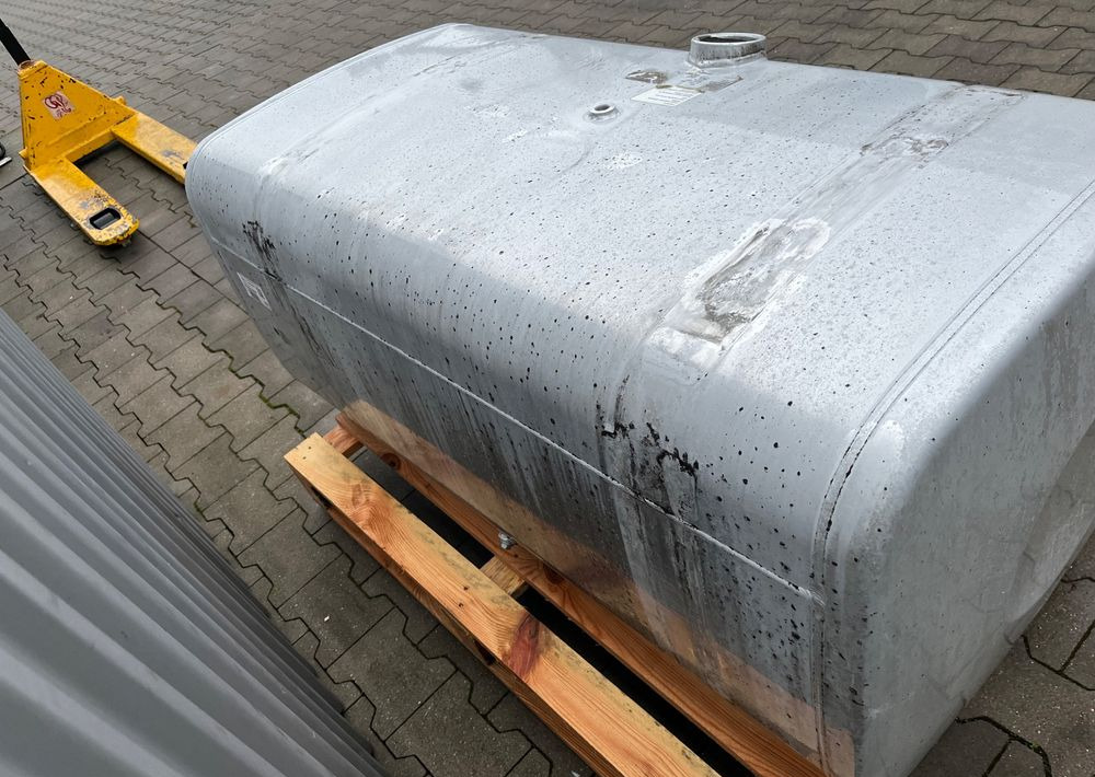 Zbiornik paliwa MAN TGX TGS 480 litrów bak - Système de carburant pour Camion: photos 4 Zbiornik paliwa MAN TGX TGS 480 litrów bak - Système de carburant pour Camion: photos 4