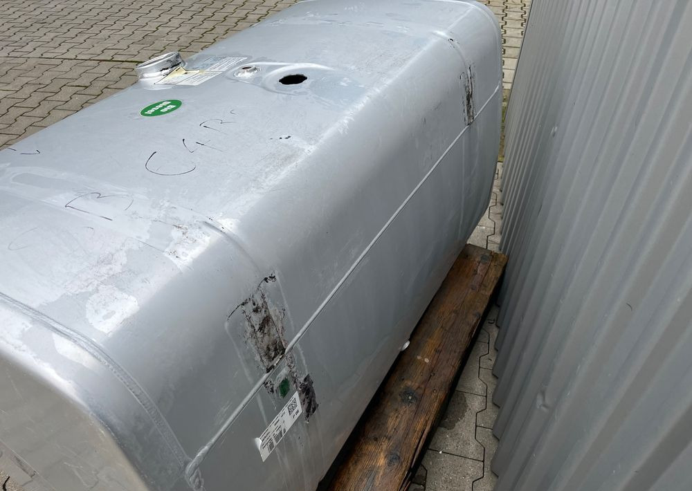 Zbiornik paliwa MAN TGX TGS 580 litrów bak - Système de carburant pour Camion: photos 4 Zbiornik paliwa MAN TGX TGS 580 litrów bak - Système de carburant pour Camion: photos 4