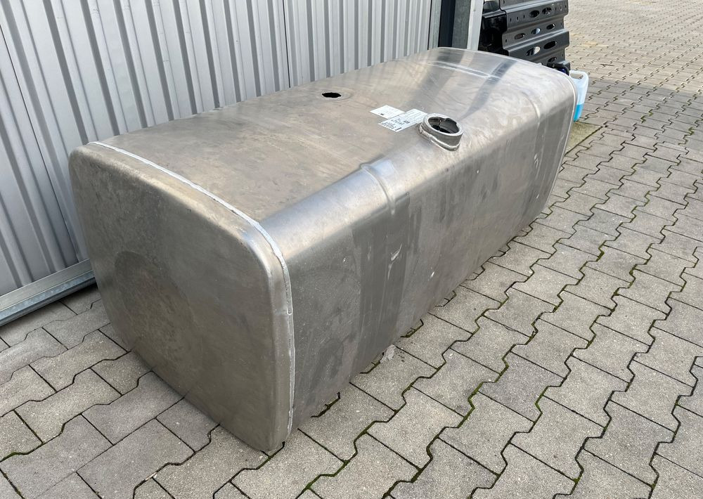 Zbiornik paliwa MAN TGX TGS 590 litrów bak - Système de carburant pour Camion: photos 3 Zbiornik paliwa MAN TGX TGS 590 litrów bak - Système de carburant pour Camion: photos 3