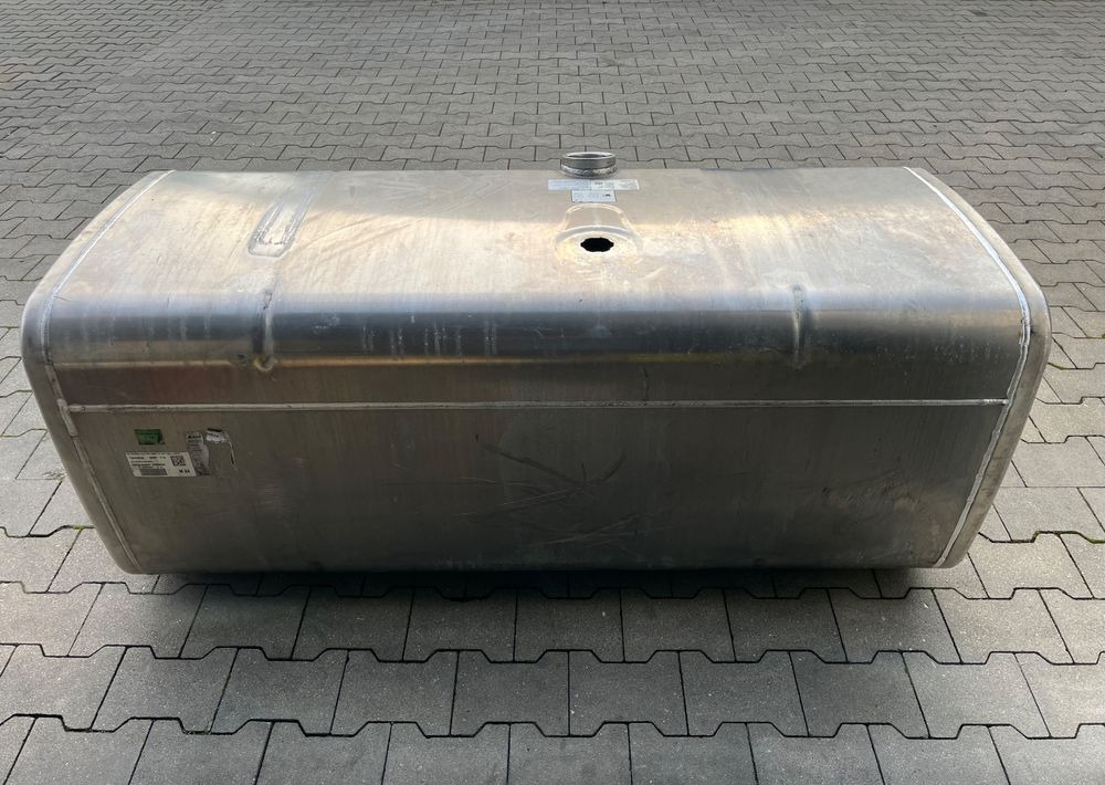 Zbiornik paliwa MAN TGX TGS 590 litrów bak - Système de carburant pour Camion: photos 4 Zbiornik paliwa MAN TGX TGS 590 litrów bak - Système de carburant pour Camion: photos 4