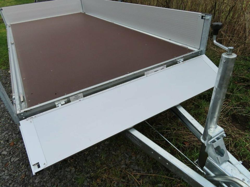 Böckmann PKW-Anhänger, 2,7 to. HL-AL 3718/27 F, Hochlader - Remorque plateau: photos 4 Böckmann PKW-Anhänger, 2,7 to. HL-AL 3718/27 F, Hochlader - Remorque plateau: photos 4