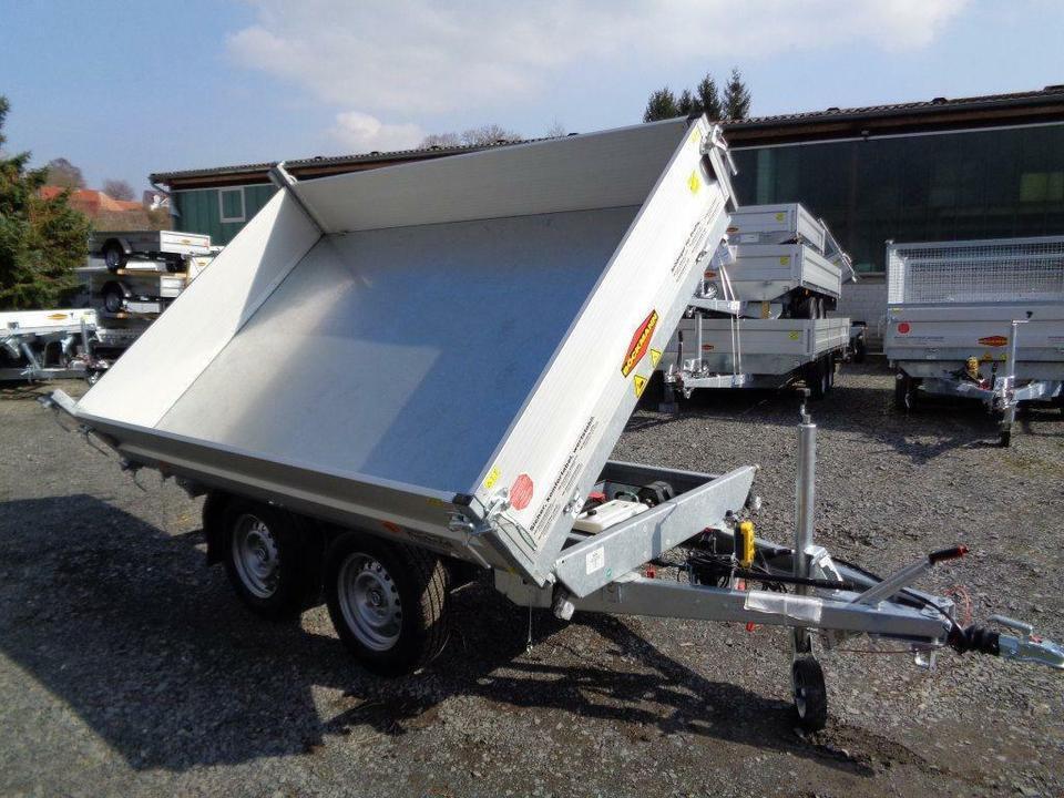 Böckmann PKW-Anhänger Elektro-Dreiseitenkipper DK-AL 2516/27P - Remorque benne: photos 1 Böckmann PKW-Anhänger Elektro-Dreiseitenkipper DK-AL 2516/27P - Remorque benne: photos 1
