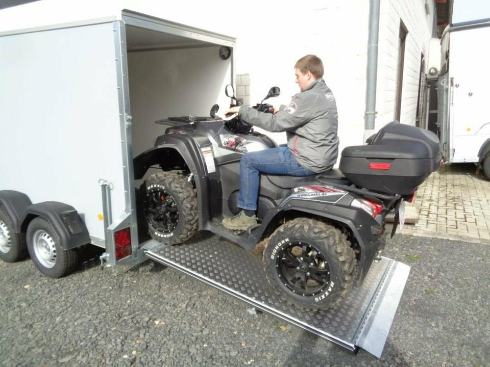 Böckmann PKW-Anhänger, KT3015/20 M-F, Auffahrrampe, 2,0 to. - Remorque fourgon: photos 1 Böckmann PKW-Anhänger, KT3015/20 M-F, Auffahrrampe, 2,0 to. - Remorque fourgon: photos 1