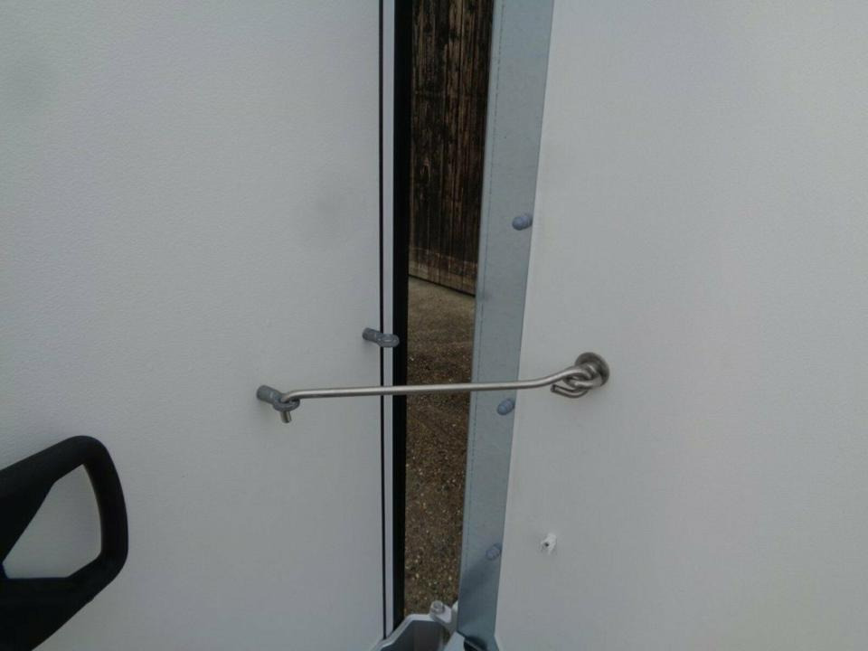 Böckmann PKW-Anhänger, KT3015/20 M-F, Koffer, 2,0 to. - Remorque fourgon: photos 4 Böckmann PKW-Anhänger, KT3015/20 M-F, Koffer, 2,0 to. - Remorque fourgon: photos 4