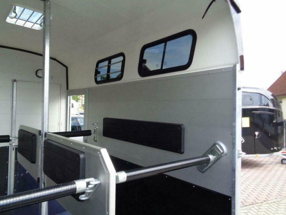 Böckmann Pferdeanhänger Big Portax WCF Videokamera - Van chevaux: photos 5 Böckmann Pferdeanhänger Big Portax WCF Videokamera - Van chevaux: photos 5