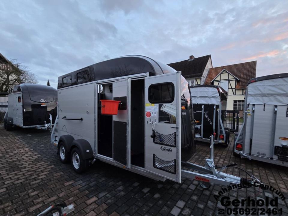 Böckmann Pferdeanhänger Big Portax WCF Vorb. Videokamera - Van chevaux: photos 1 Böckmann Pferdeanhänger Big Portax WCF Vorb. Videokamera - Van chevaux: photos 1