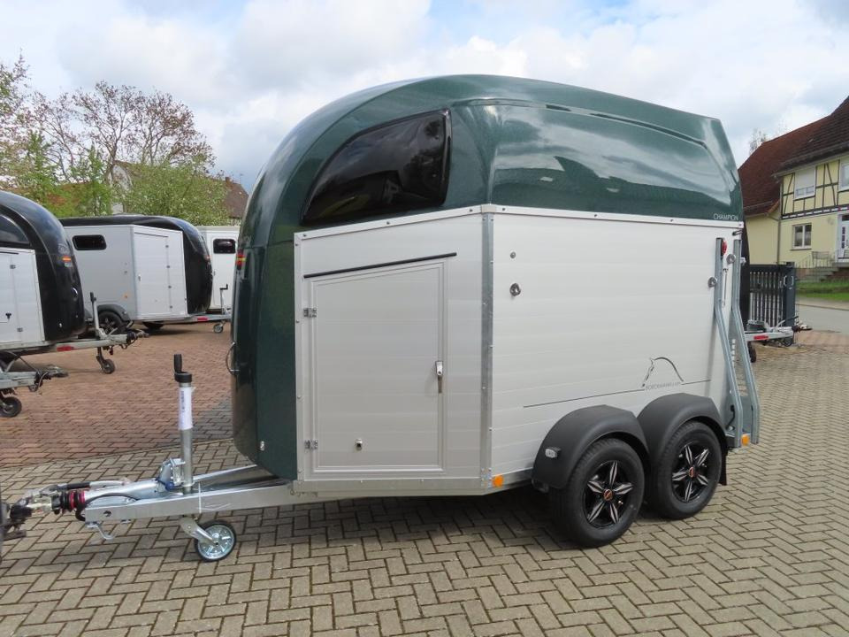 Böckmann Pferdeanhänger Champion R Flügeltür Saka. 100km/h - Van chevaux: photos 2 Böckmann Pferdeanhänger Champion R Flügeltür Saka. 100km/h - Van chevaux: photos 2