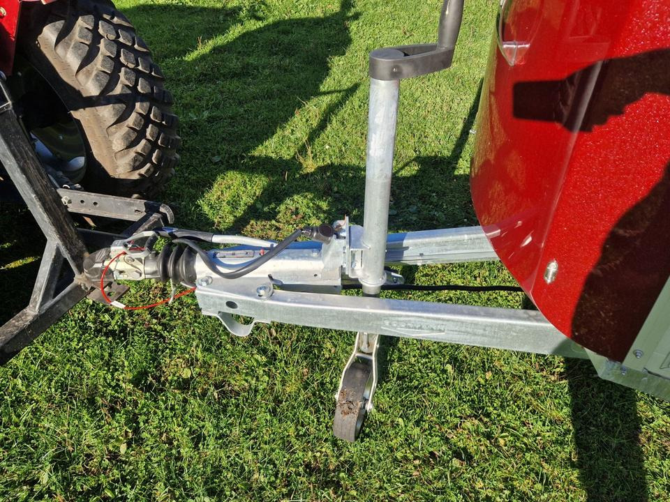 Böckmann Pferdeanhänger Champion R, SaKa., 100 km/h - Van chevaux: photos 5 Böckmann Pferdeanhänger Champion R, SaKa., 100 km/h - Van chevaux: photos 5