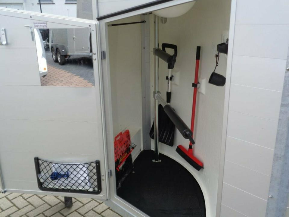 Böckmann Pferdeanhänger Champion R Sattelkammer Aluboden - Van chevaux: photos 3 Böckmann Pferdeanhänger Champion R Sattelkammer Aluboden - Van chevaux: photos 3