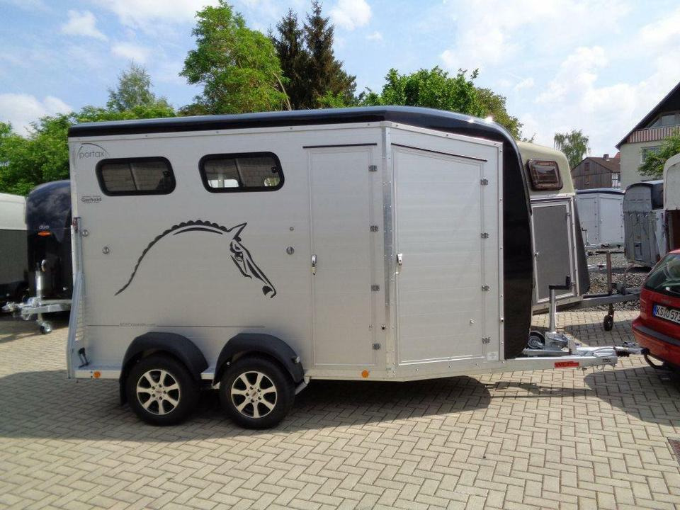 Böckmann Pferdeanhänger Portax L-SR, Videokamera - Van chevaux: photos 3 Böckmann Pferdeanhänger Portax L-SR, Videokamera - Van chevaux: photos 3
