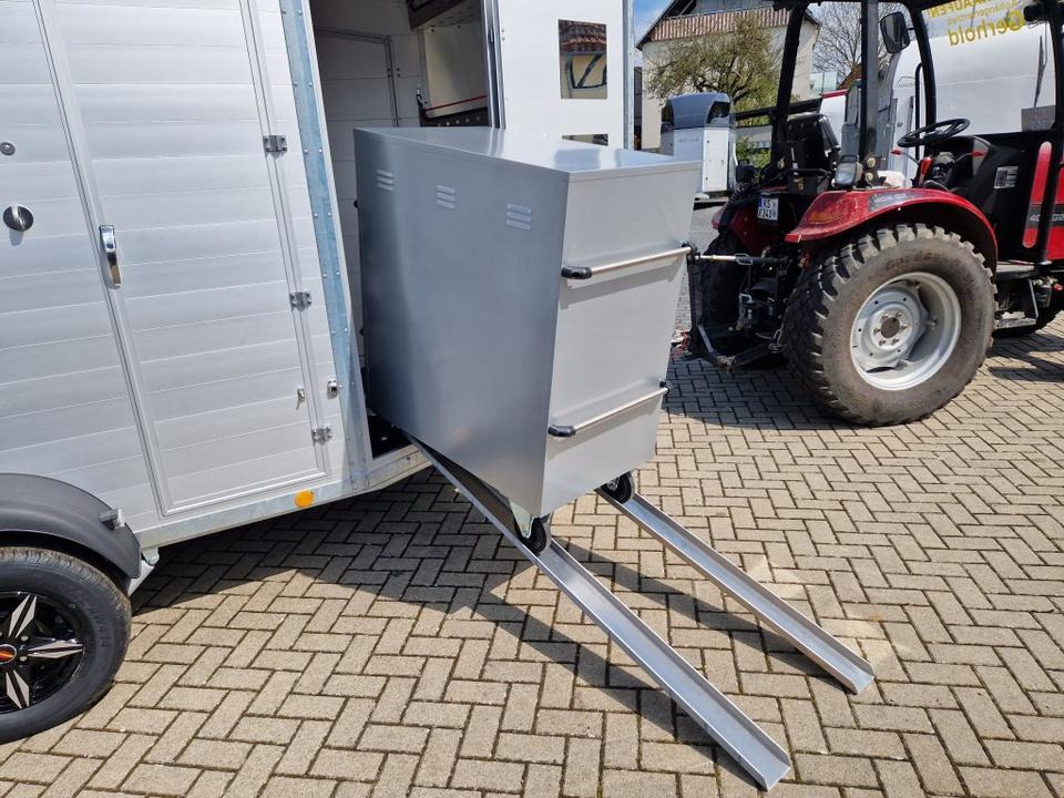 Böckmann Pferdeanhänger Portax L-SR inkl Sattelschrank - Van chevaux: photos 4 Böckmann Pferdeanhänger Portax L-SR inkl Sattelschrank - Van chevaux: photos 4