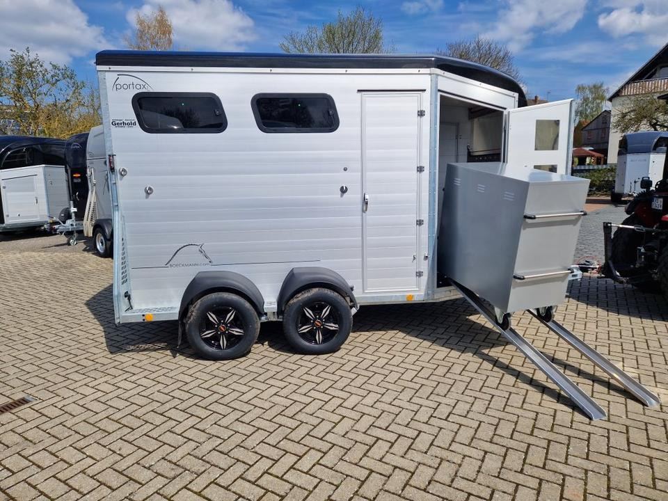 Böckmann Pferdeanhänger Portax L-SR inkl Sattelschrank - Van chevaux: photos 2 Böckmann Pferdeanhänger Portax L-SR inkl Sattelschrank - Van chevaux: photos 2