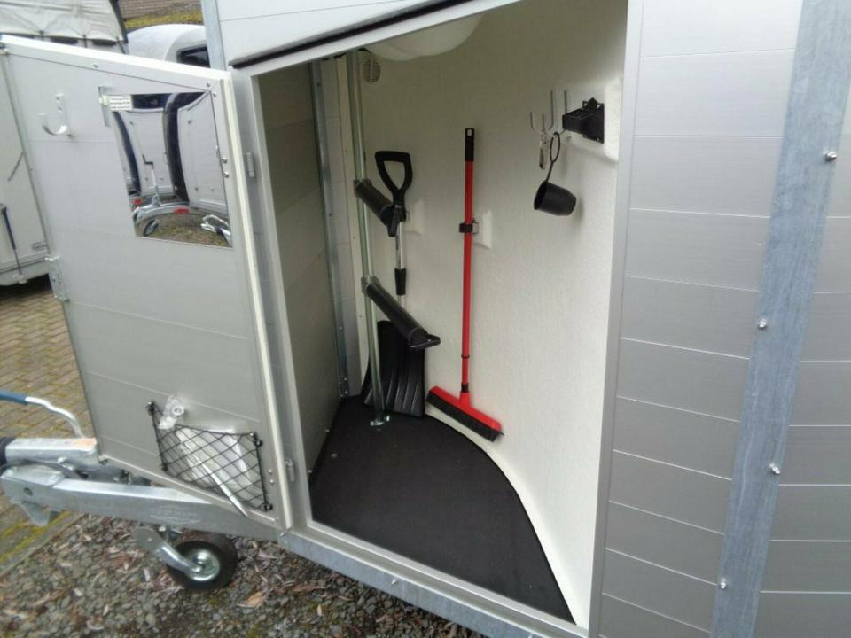 Böckmann Pferdeanhänger zu VERMIETEN Leihanhänger ab 55€/Tag - Van chevaux: photos 2 Böckmann Pferdeanhänger zu VERMIETEN Leihanhänger ab 55€/Tag - Van chevaux: photos 2
