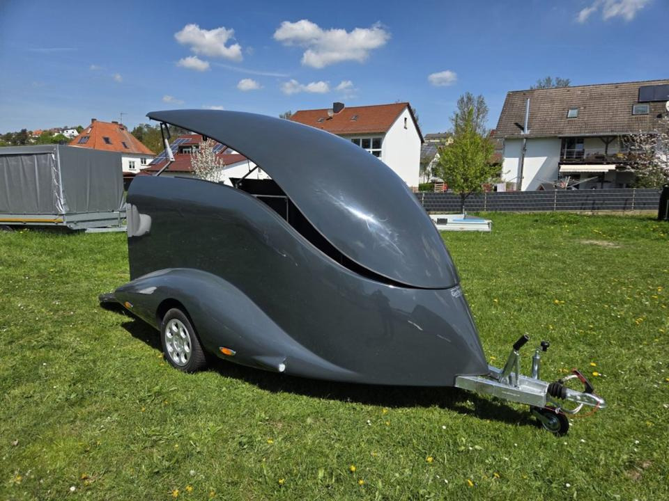 PKW Anhänger Motorrad Geschlossen Kofferanhänger 1000kg 100km/h - Remorque pour moto: photos 1 PKW Anhänger Motorrad Geschlossen Kofferanhänger 1000kg 100km/h - Remorque pour moto: photos 1