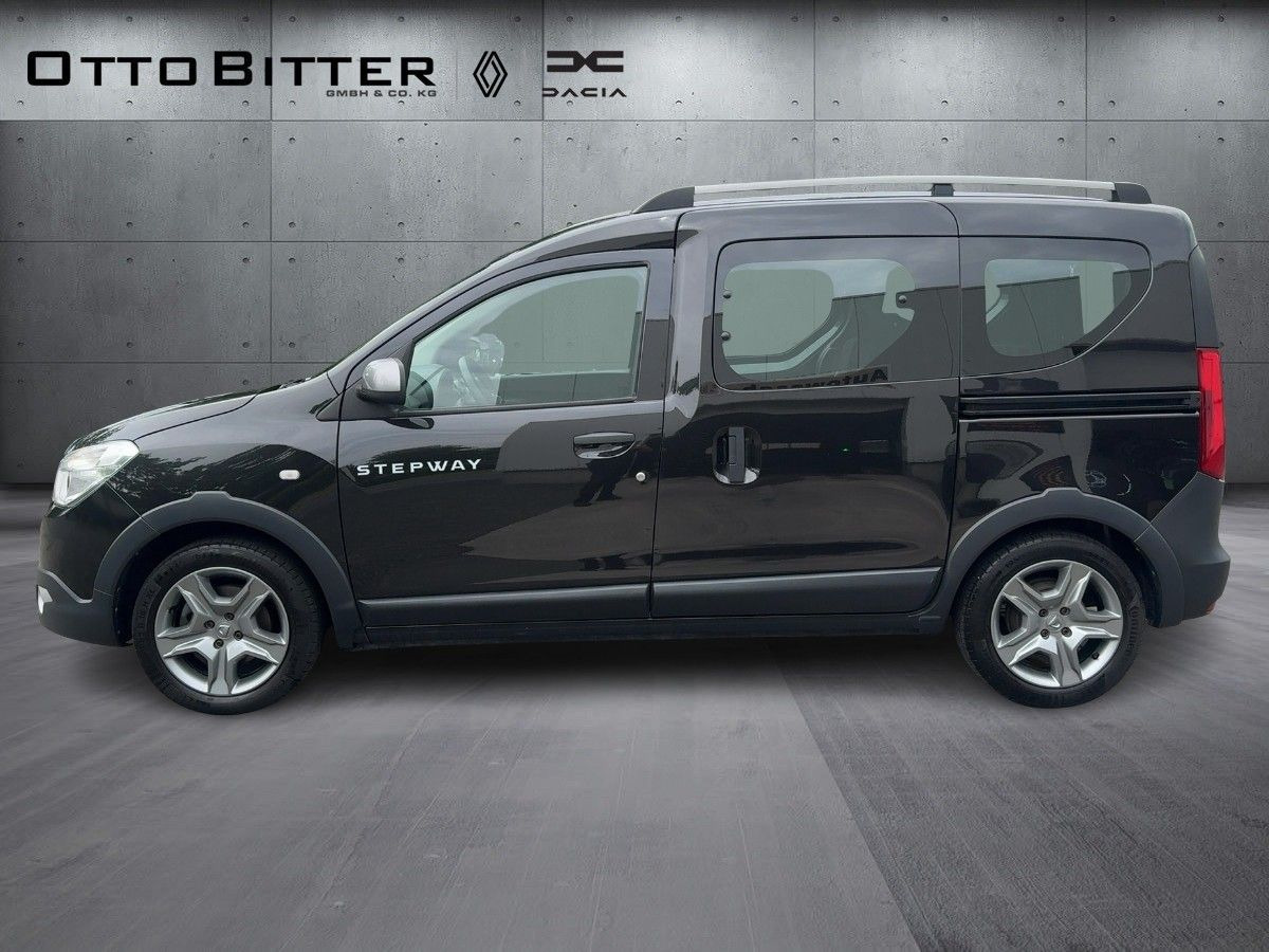 Dacia Dokker Stepway TCe130 ANHÄNGERKUPPLUNG/WINTERR - Transport de personnes: photos 2 Dacia Dokker Stepway TCe130 ANHÄNGERKUPPLUNG/WINTERR - Transport de personnes: photos 2