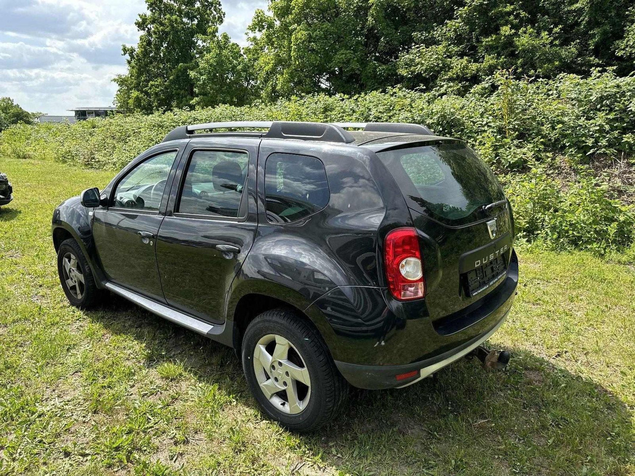 Dacia Duster 1.6 LAUREATE +ZAHNRIEMEN GERISSEN+ - SUV: photos 3 Dacia Duster 1.6 LAUREATE +ZAHNRIEMEN GERISSEN+ - SUV: photos 3