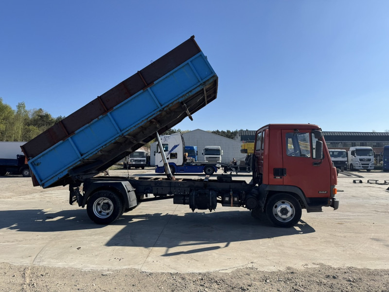 DAF 45 ATI 160 (FULL STEEL SUSPENSION / MANUAL PUMP / EURO 2) - Camion benne: photos 4 DAF 45 ATI 160 (FULL STEEL SUSPENSION / MANUAL PUMP / EURO 2) - Camion benne: photos 4