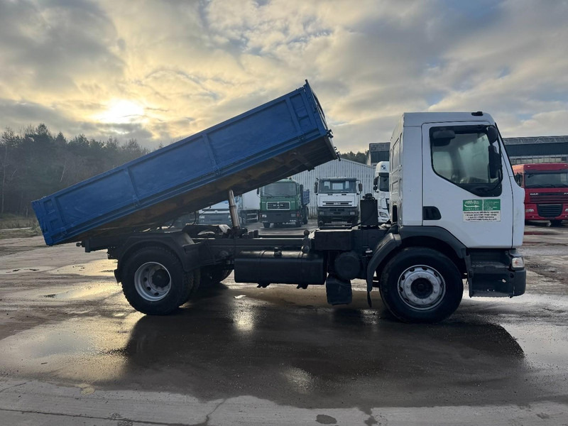 Renault Premium 260 (SUSPENISON LAMES / POMPE MANUELLE / BOITE MANUELLE / EURO 2) - Camion benne: photos 4 Renault Premium 260 (SUSPENISON LAMES / POMPE MANUELLE / BOITE MANUELLE / EURO 2) - Camion benne: photos 4