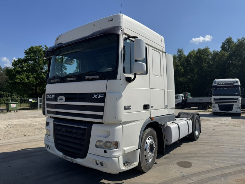 DAF 105 XF 410 Space Cab (MANUAL GEARBOX / BOITE MANUELLE) - Tracteur routier: photos 1 DAF 105 XF 410 Space Cab (MANUAL GEARBOX / BOITE MANUELLE) - Tracteur routier: photos 1