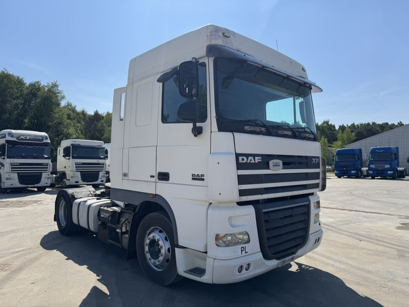 DAF 105 XF 410 Space Cab (MANUAL GEARBOX / BOITE MANUELLE) - Tracteur routier: photos 3 DAF 105 XF 410 Space Cab (MANUAL GEARBOX / BOITE MANUELLE) - Tracteur routier: photos 3
