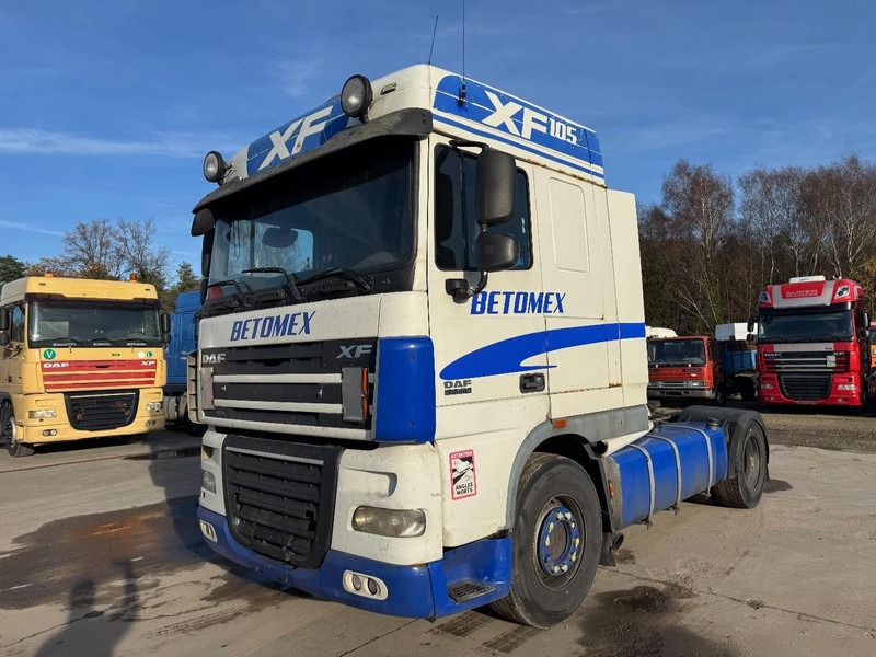 DAF 105 XF 460 Space Cab (MANUAL GEARBOX / BOITE MANUELLE / 2011) - Tracteur routier: photos 1 DAF 105 XF 460 Space Cab (MANUAL GEARBOX / BOITE MANUELLE / 2011) - Tracteur routier: photos 1