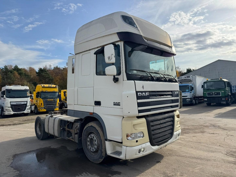 DAF 105 XF 460 Super Space Cab (MANUAL GEARBOX / BOITE MANUELLE) - Tracteur routier: photos 3 DAF 105 XF 460 Super Space Cab (MANUAL GEARBOX / BOITE MANUELLE) - Tracteur routier: photos 3