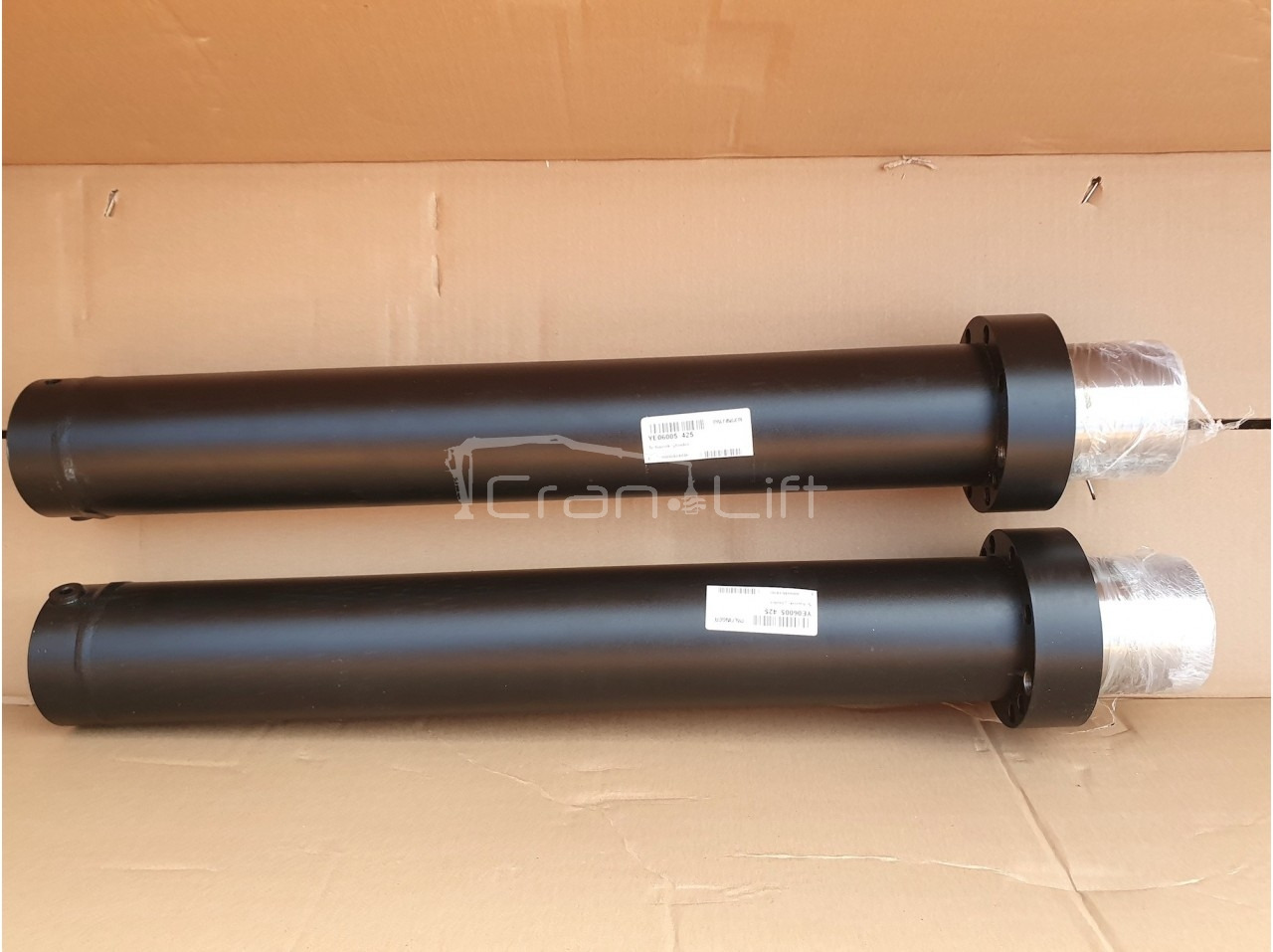Siłownik, cylinder obrotu Epsilon M100, M110, M120, M130 YE06005_425 - Vérin hydraulique pour Grue auxiliaire: photos 1 Siłownik, cylinder obrotu Epsilon M100, M110, M120, M130 YE06005_425 - Vérin hydraulique pour Grue auxiliaire: photos 1