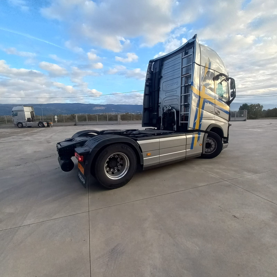 VOLVO FH16 750 - Tracteur routier: photos 5 VOLVO FH16 750 - Tracteur routier: photos 5
