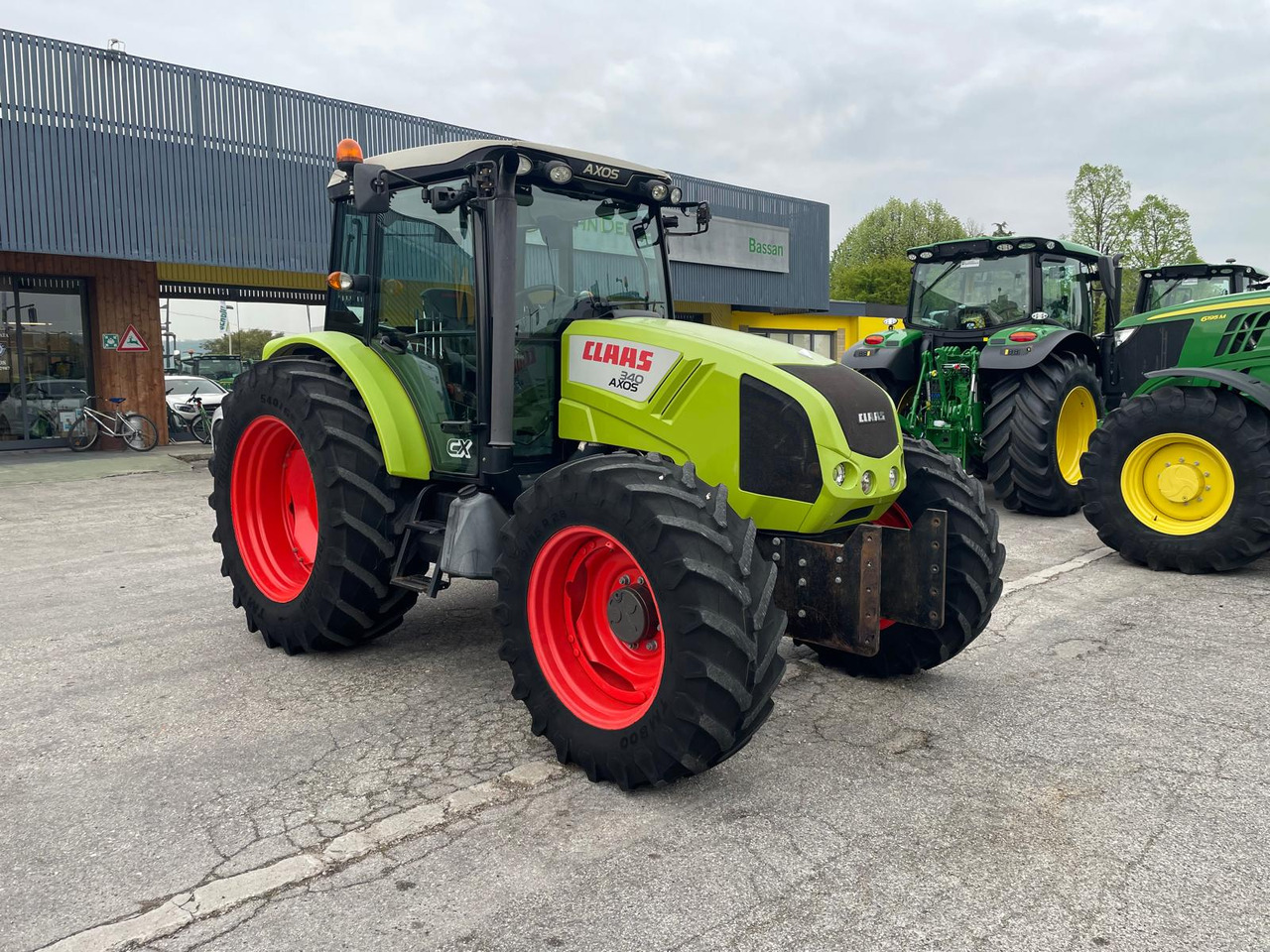 CLAAS AXOS 340 - Tracteur agricole: photos 2 CLAAS AXOS 340 - Tracteur agricole: photos 2