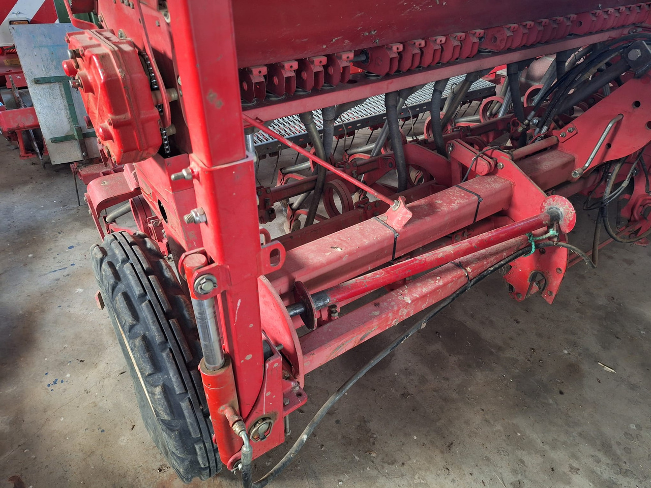 GASPARDO SEMINATRICE S300 - Combiné de semis: photos 3 GASPARDO SEMINATRICE S300 - Combiné de semis: photos 3