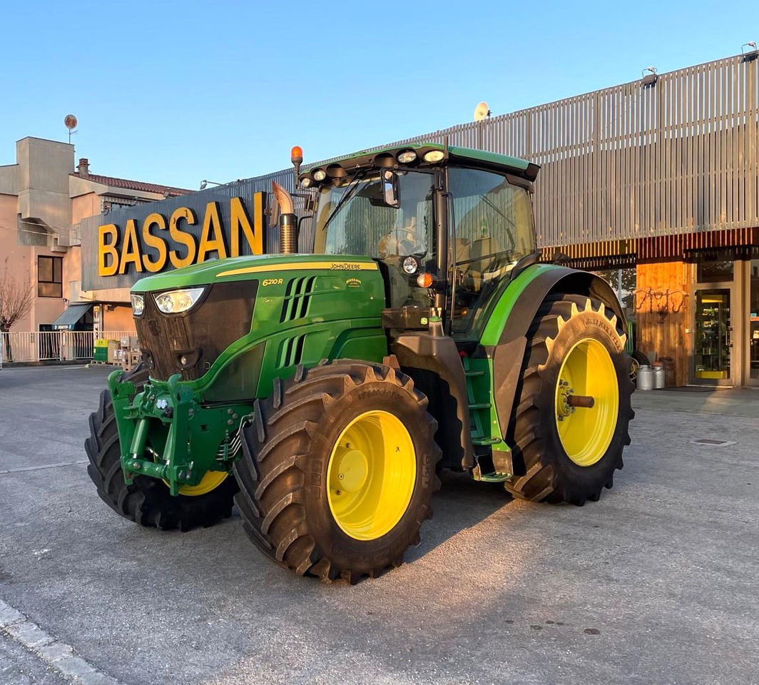 JOHN DEERE 6210 R - Tracteur agricole: photos 1 JOHN DEERE 6210 R - Tracteur agricole: photos 1