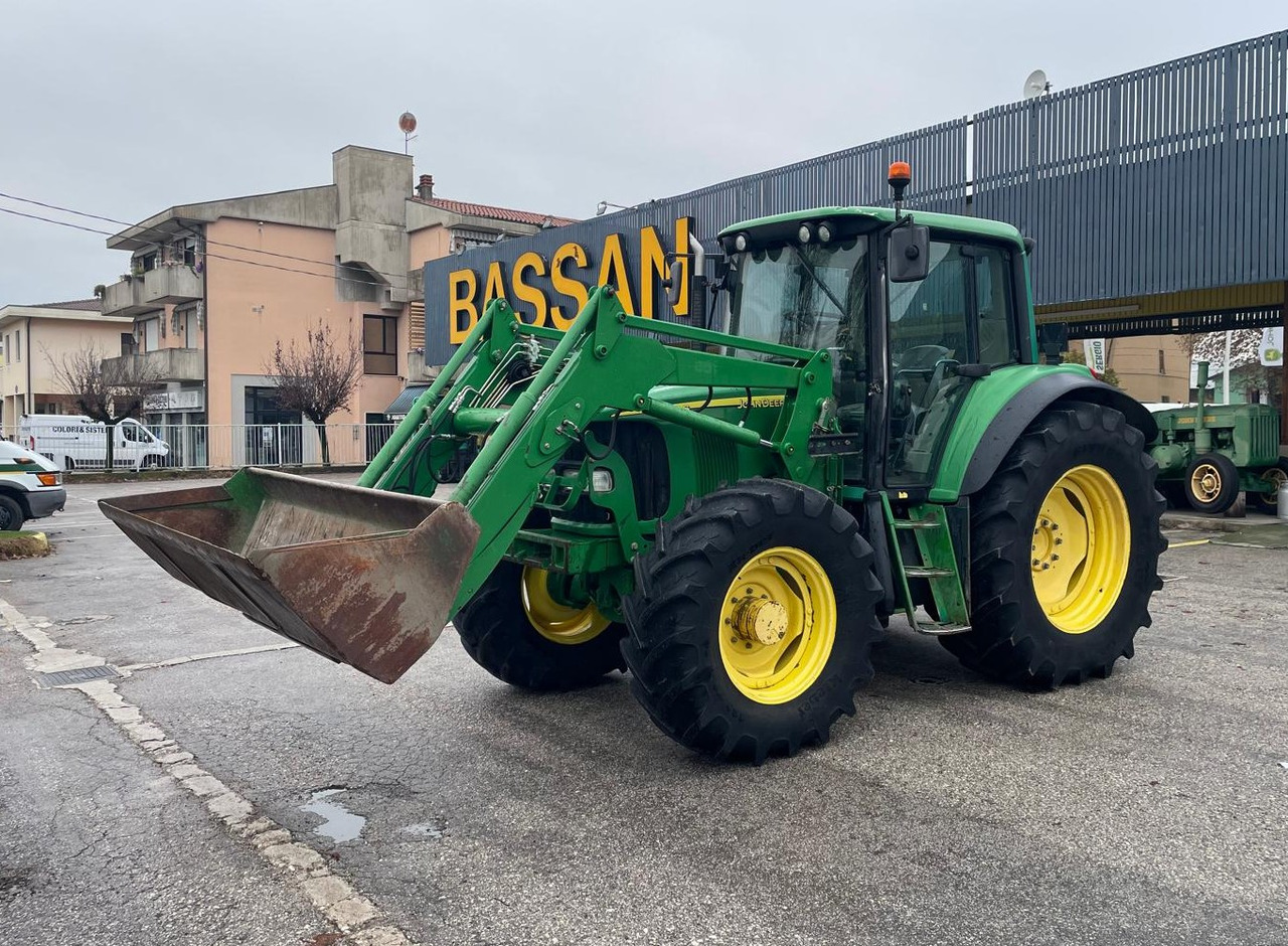 JOHN DEERE 6420 S - Tracteur agricole: photos 1 JOHN DEERE 6420 S - Tracteur agricole: photos 1