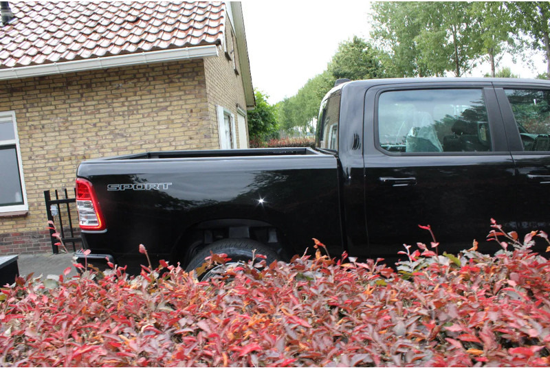 Dodge Ram Pick Up 1500 V8 Bighorn - Voiture: photos 4 Dodge Ram Pick Up 1500 V8 Bighorn - Voiture: photos 4