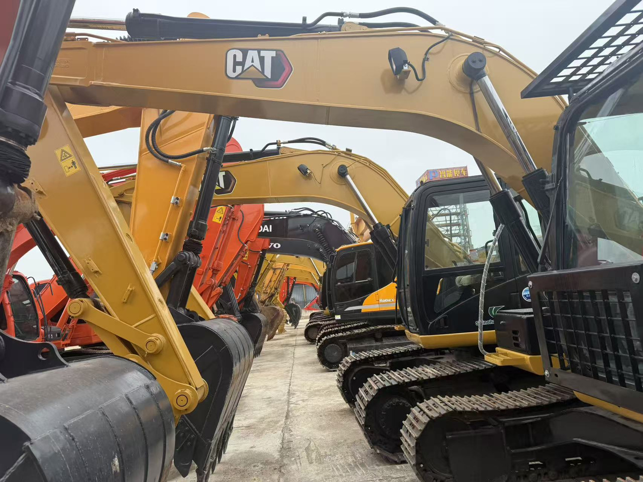 CATERPILLAR 312D - Pelle sur chenille: photos 3 CATERPILLAR 312D - Pelle sur chenille: photos 3