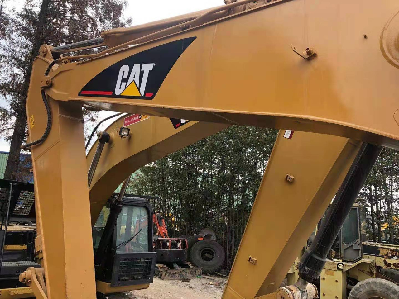 CATERPILLAR 320b - Pelle sur chenille: photos 2 CATERPILLAR 320b - Pelle sur chenille: photos 2