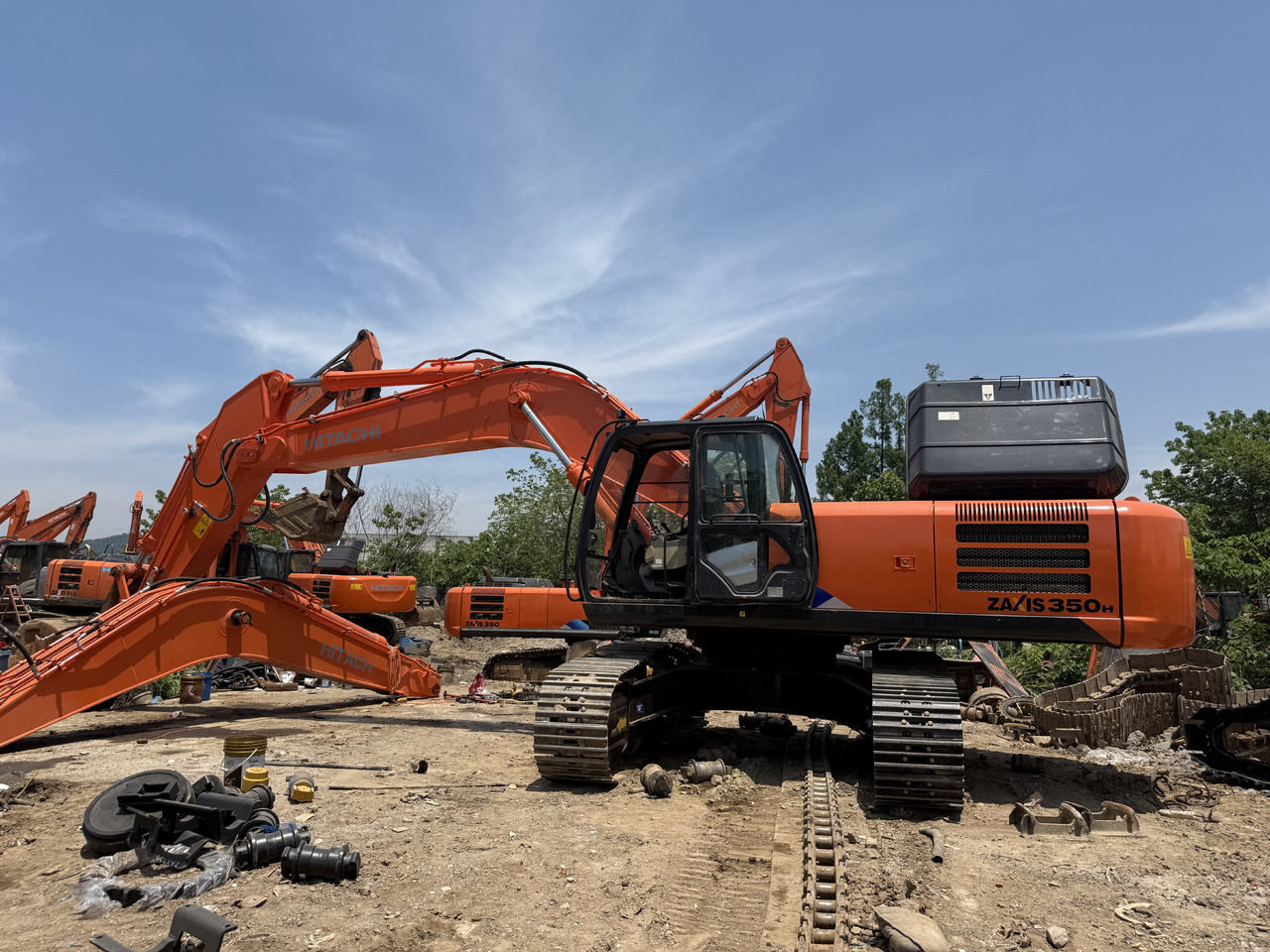 HITACHI used hitachi 350-5g excavator - Pelle sur pneus: photos 2 HITACHI used hitachi 350-5g excavator - Pelle sur pneus: photos 2