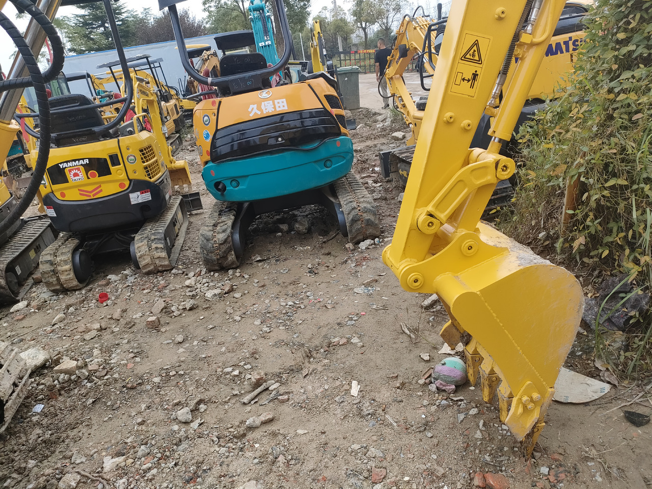 KOMATSU PC35 - Mini pelle: photos 3 KOMATSU PC35 - Mini pelle: photos 3