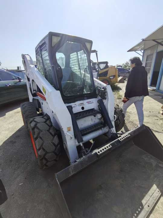 Second Hand Bobcat S300 Skid Steer Loader High Quality Cheap 95% New Used Mini Bobcati Bobcate S300 - Mini chargeuse: photos 2 Second Hand Bobcat S300 Skid Steer Loader High Quality Cheap 95% New Used Mini Bobcati Bobcate S300 - Mini chargeuse: photos 2