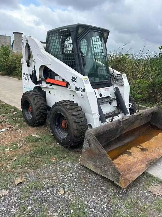 USED BOBCAT S300 Skid-steer Loader with Very Good Performance Is for Sale at a Low Price. S160/s185/s220/330 in Stock - Mini chargeuse: photos 2 USED BOBCAT S300 Skid-steer Loader with Very Good Performance Is for Sale at a Low Price. S160/s185/s220/330 in Stock - Mini chargeuse: photos 2
