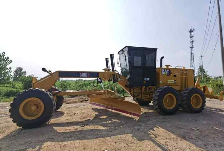 Used Caterpillar CAT 140k Land Road Motor Grader CAT140k Used Grader Cheap Price for Sale - Niveleuse: photos 5 Used Caterpillar CAT 140k Land Road Motor Grader CAT140k Used Grader Cheap Price for Sale - Niveleuse: photos 5