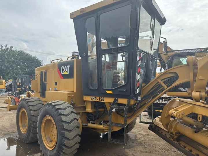 Used Caterpillar CAT 140k Land Road Motor Grader CAT140k Used Grader Cheap Price for Sale - Niveleuse: photos 5 Used Caterpillar CAT 140k Land Road Motor Grader CAT140k Used Grader Cheap Price for Sale - Niveleuse: photos 5