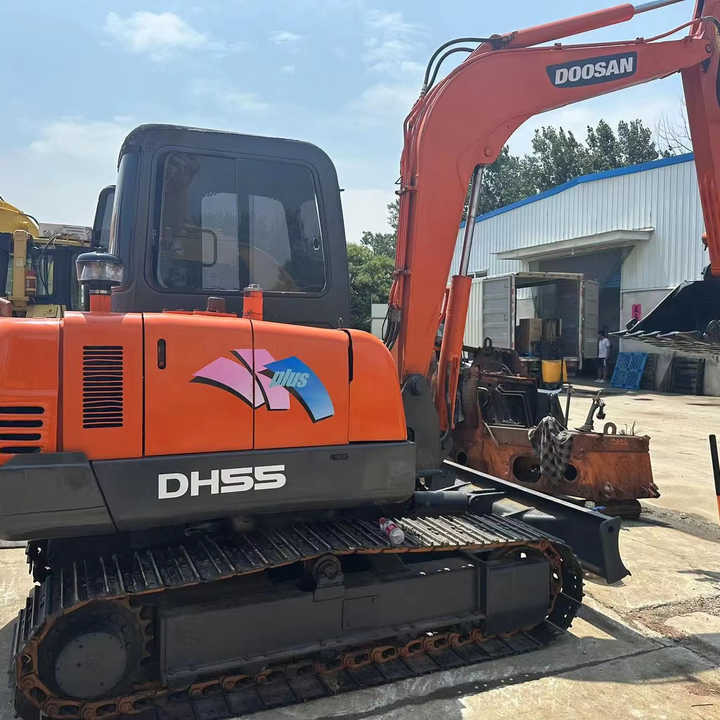 Used Digger Doosan Dh55 Construction Machinery Construction Digger Used Doosan Dh55 Cheap Excavator - Pelle sur chenille: photos 1 Used Digger Doosan Dh55 Construction Machinery Construction Digger Used Doosan Dh55 Cheap Excavator - Pelle sur chenille: photos 1