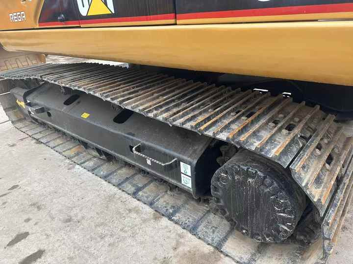 Used Excavator CAT 320C Second Hand Highly Competitive Digging Machine 325C 330C for Sale - Pelle sur chenille: photos 3 Used Excavator CAT 320C Second Hand Highly Competitive Digging Machine 325C 330C for Sale - Pelle sur chenille: photos 3