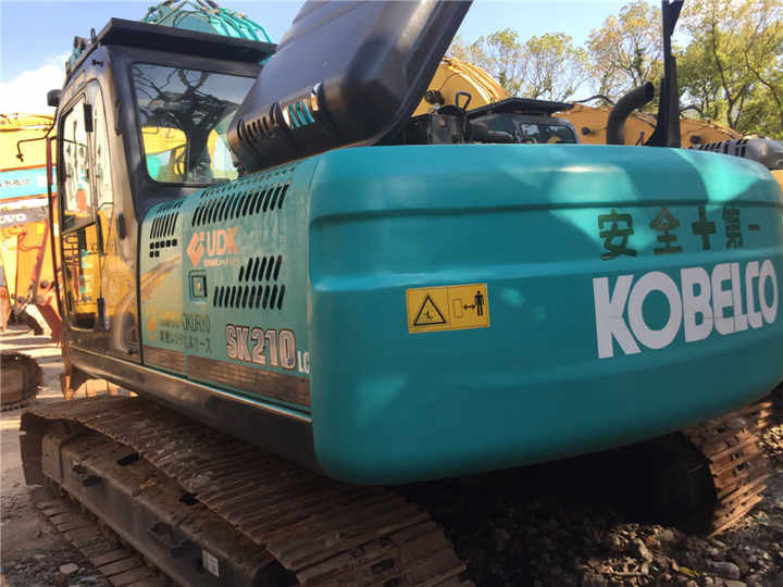 Used High-quality Original Japan Kobelco SK210-8 Crawler Excavator in Hefei - Pelle: photos 5 Used High-quality Original Japan Kobelco SK210-8 Crawler Excavator in Hefei - Pelle: photos 5