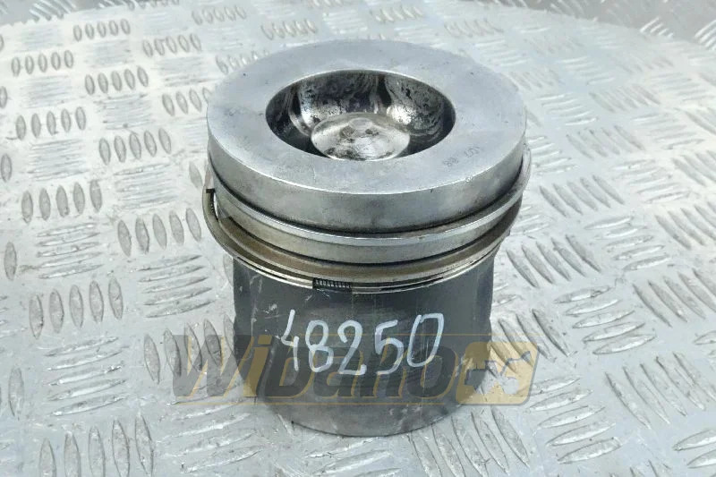 Deutz 1013/2013 04501353/04295313/04290313 - Pistons/ Anneaux/ Manchons pour Engins de chantier: photos 1 Deutz 1013/2013 04501353/04295313/04290313 - Pistons/ Anneaux/ Manchons pour Engins de chantier: photos 1