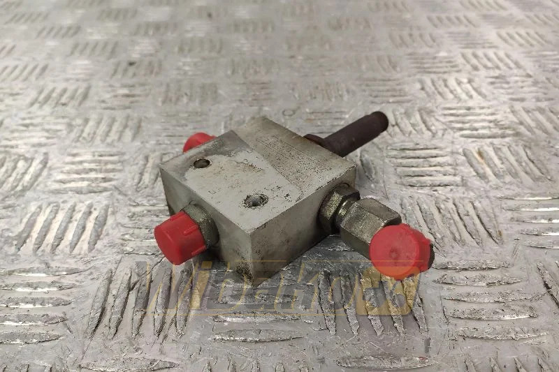 FLUCOM 25011117 - Valve hydraulique pour Engins de chantier: photos 1 FLUCOM 25011117 - Valve hydraulique pour Engins de chantier: photos 1