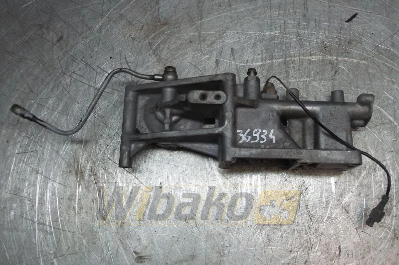 Isuzu A-6BG1TQB - Filtre à carburant pour Engins de chantier: photos 1 Isuzu A-6BG1TQB - Filtre à carburant pour Engins de chantier: photos 1